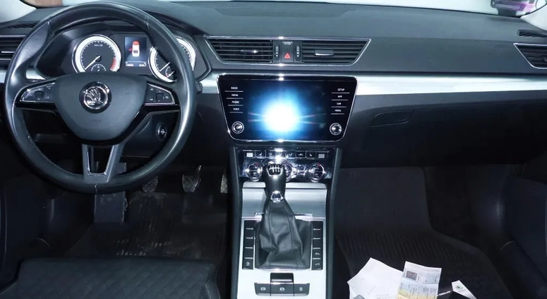 Skoda Superb cena 78900 przebieg: 156626, rok produkcji 2020 z Andrychów małe 56